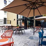 Greet Tinqueux Hotel 3*