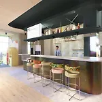 Greet Tinqueux Hotel