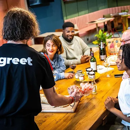 Greet Tinqueux Hotel