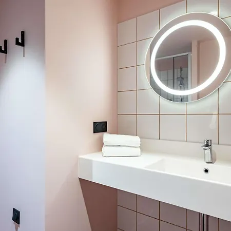 Greet Tinqueux Hotel 3*