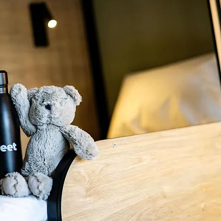 Greet Tinqueux Hotel 3*