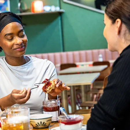 Greet Tinqueux 3* Reims