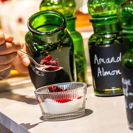 Greet Tinqueux 3* Reims