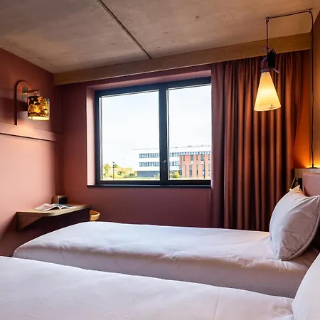 Greet Tinqueux 3* Reims