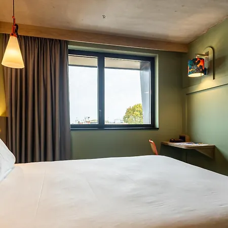 Greet Tinqueux Hotel