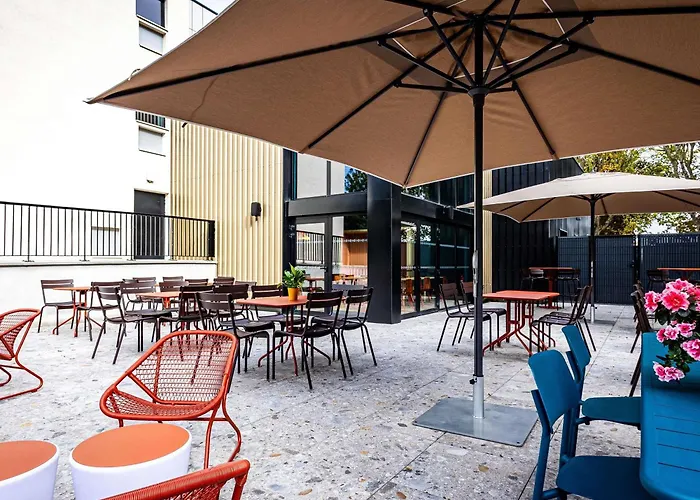 Greet Tinqueux Hotel 3*